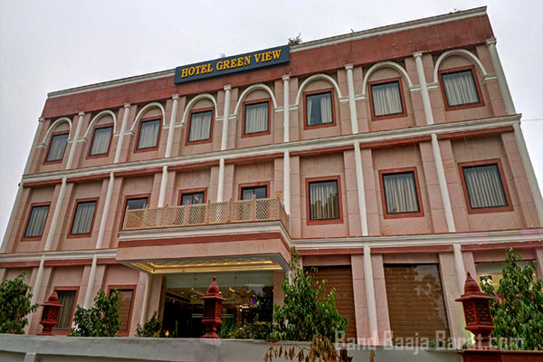 Best 4 Star Hotels near Agra