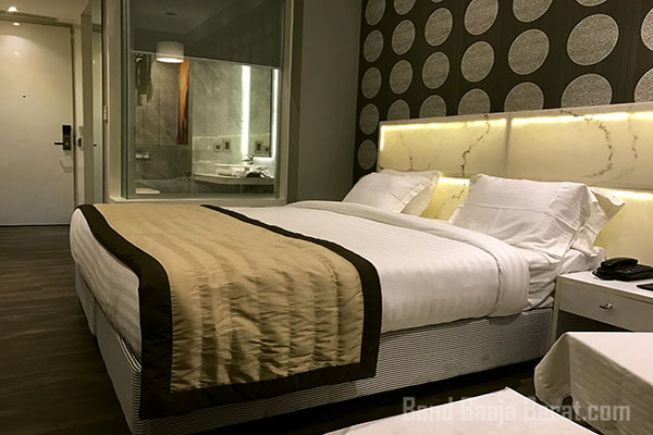deluxe room in Hotel Orange Agra