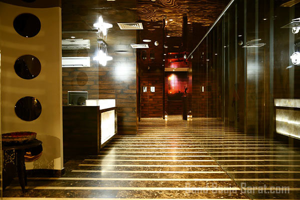 lobby area in Hotel Orange Agra