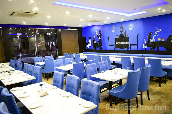 dining area in Pearl Blue hotel in Agra