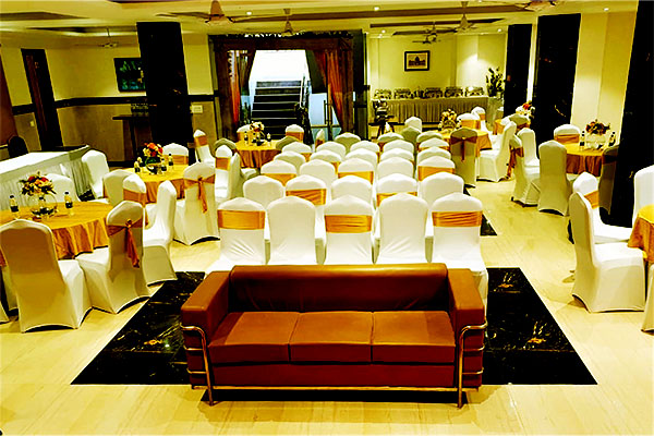 4 star hotel De Pavilion Hotel in delhi