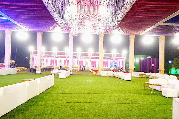 cheap lawn for wedding in hotel Delhi Sumitra Banquet