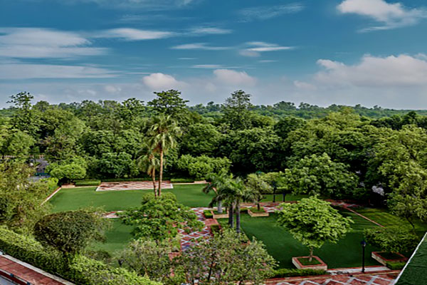 cheap lawn for wedding in hotel Delhi Taj Palace