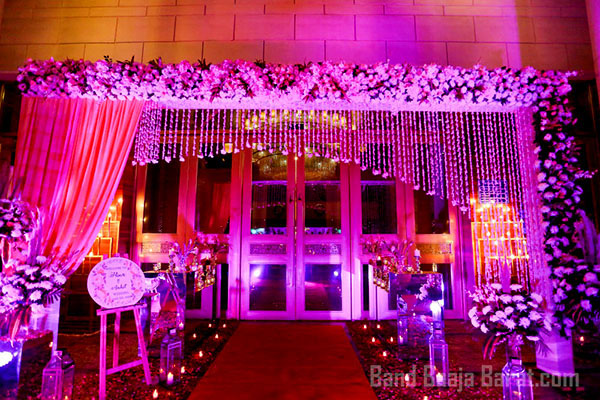 list of top wedding hall in Delhi Starland Banquet