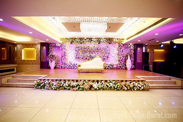hotel for small wedding in Delhi The Maidnes Crown
