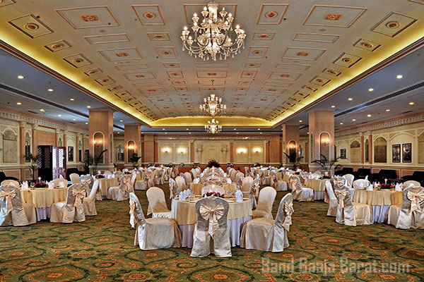 wedding lawn Noormahal Palace Hotel i n Karnal