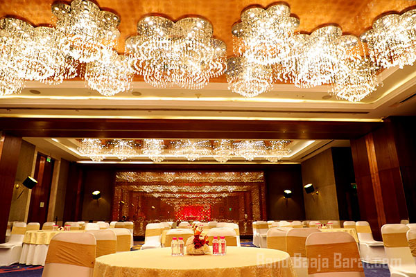 hotel for small wedding in Jaipur Holiday Inn Jaipur