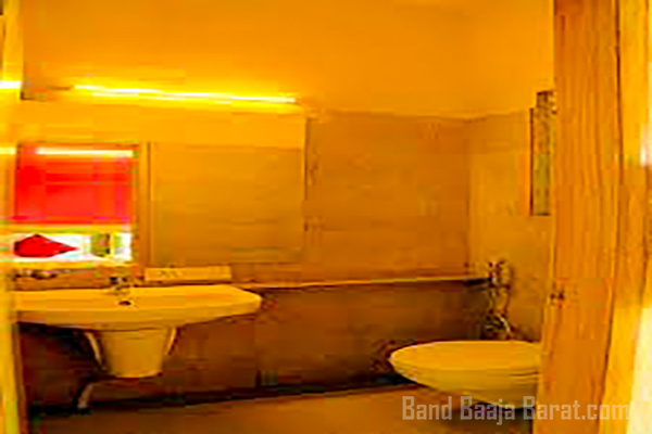taleda square washroom