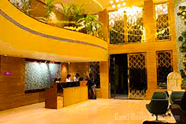 tiaraa hotels & resorts reception area