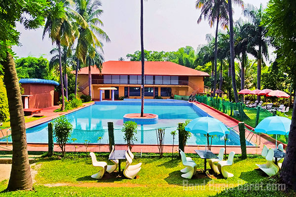 Elim Resorts pool