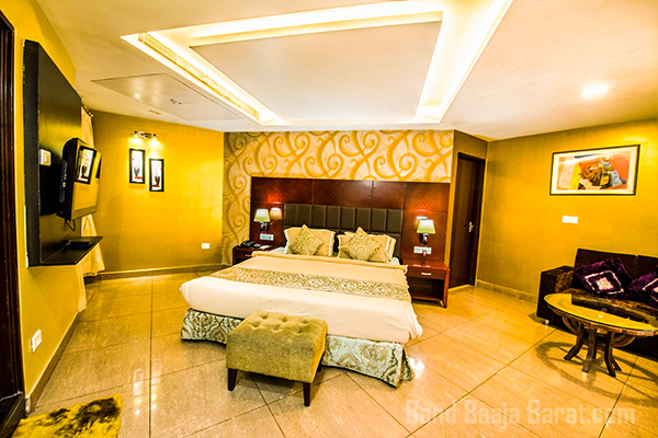 Hotel gateway grandeur bedroom
