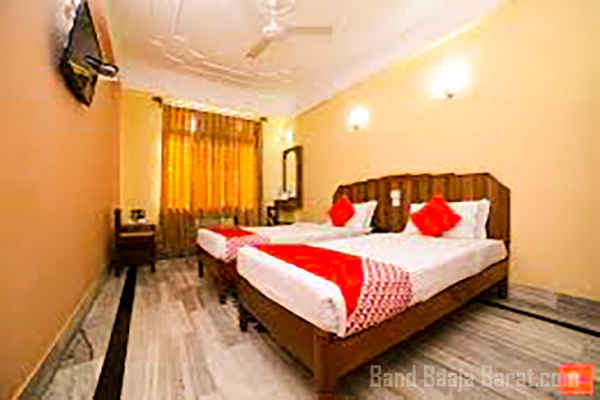 Hotel priya palace image