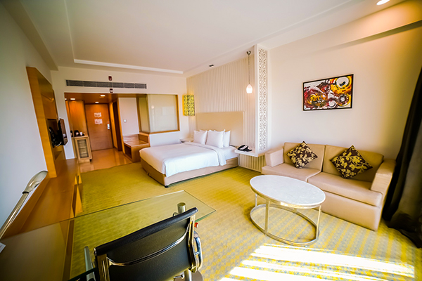 Holiday Inn Amritsar bedroom