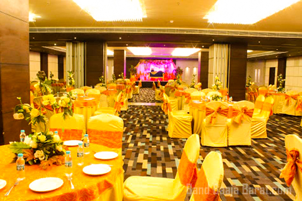Humble hotel amritsar dining table