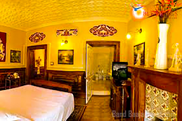 welcom heritage fernhills royal palace bedroom