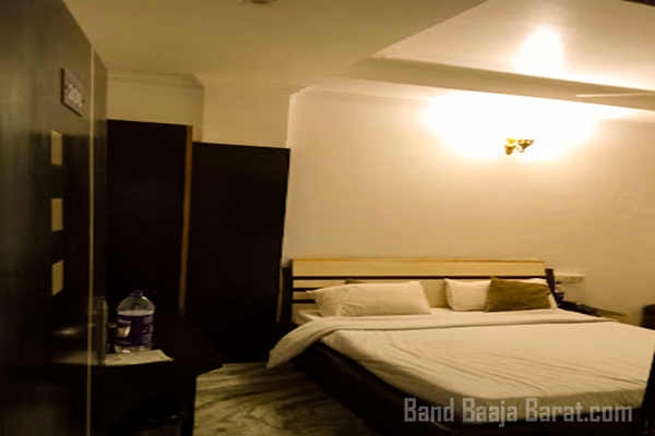 hotel ronak plaza contact number