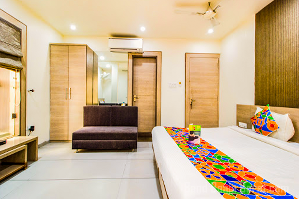 hotel siya palace contact number