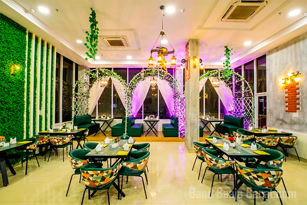 Red K velvet hotel book online