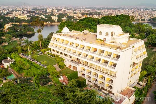 Hotel hilltop palace