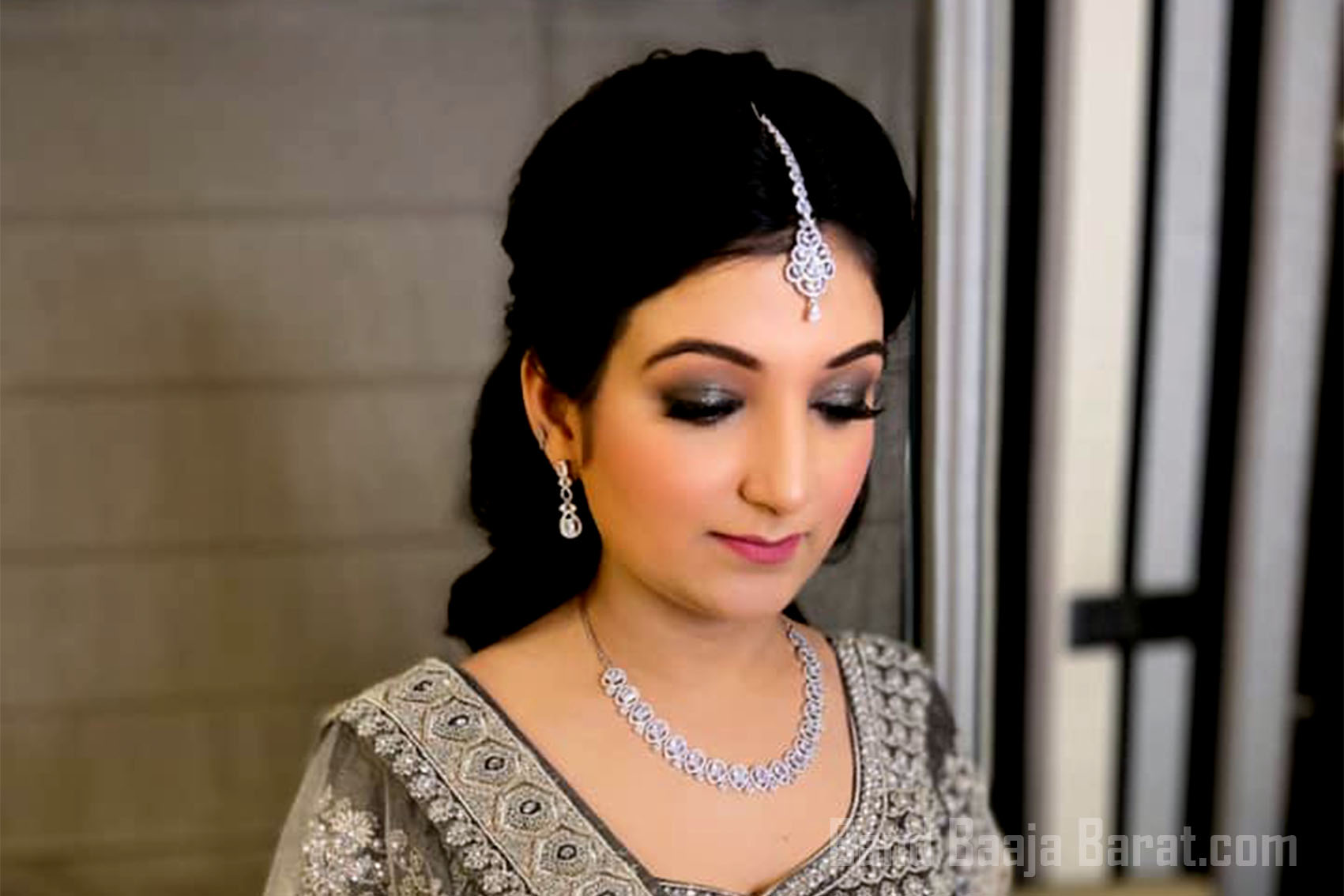 Makeup artist for engagement ceremony 