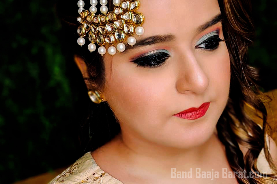 Sanjana Makeovers and makeup expert for hair