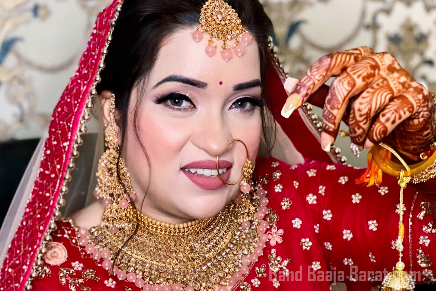 Top makeup artist in delhi ncr Sonal Sharma Makeovers