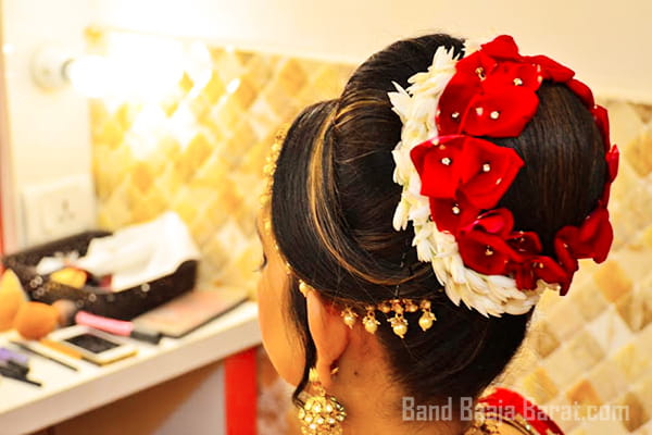 Nandini thukral floral hair style