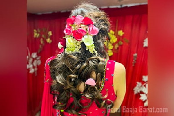 best bridal hairdo artist in Delhi