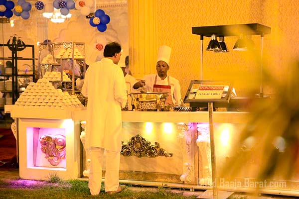 spontaneous caterers hauz khas delhi