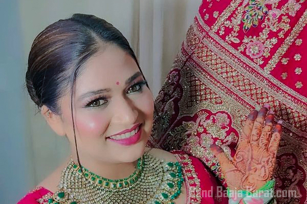 Best bridal airbrush makeup artist in Noida