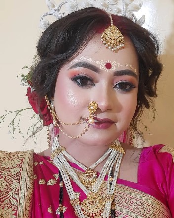 mou chakraborty makeup artist dafi varanasi