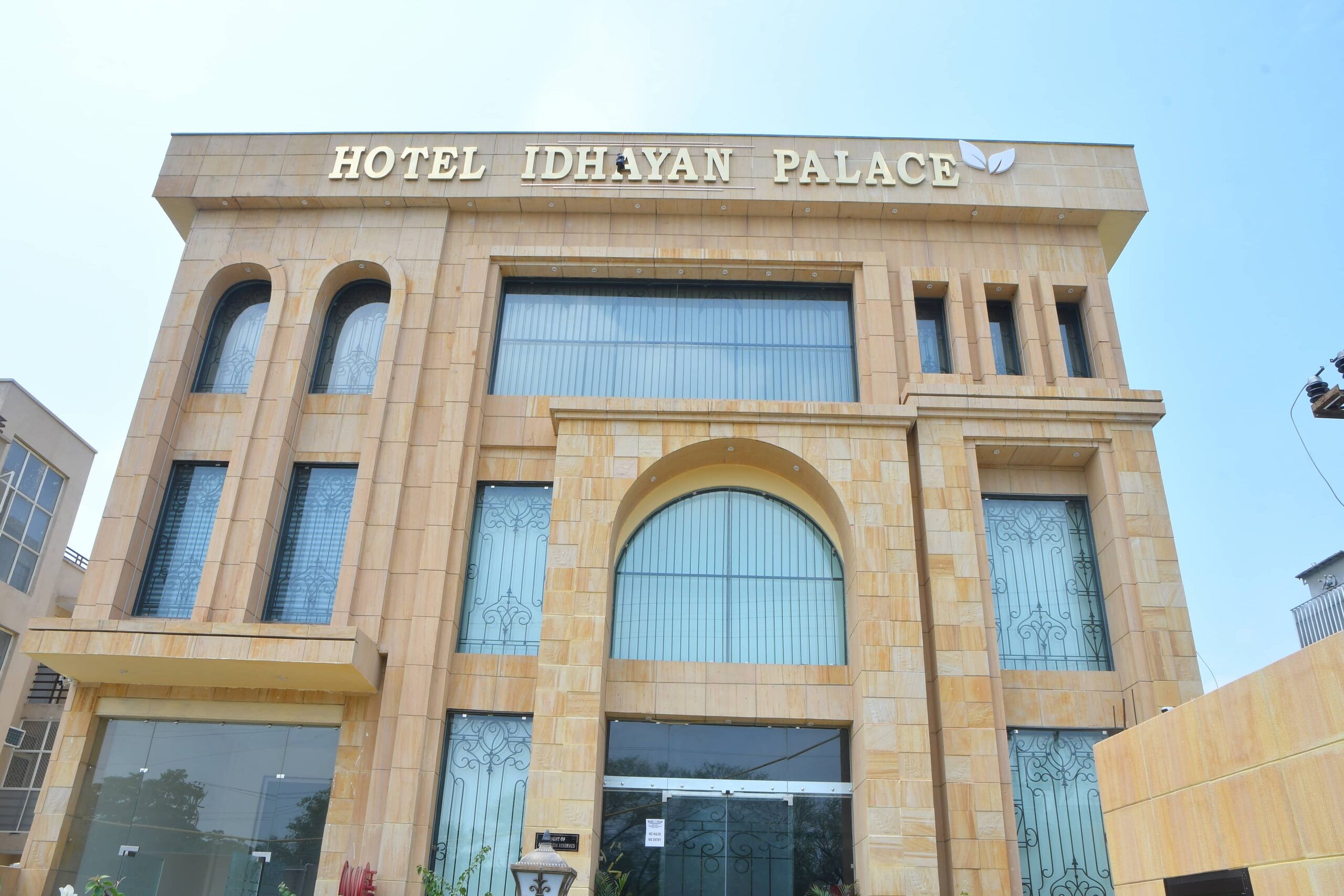 hotel-idhyan-palace-vrindavan-mathura 