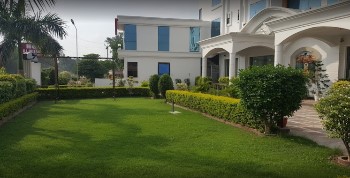 hotel kaushik and lawn bhadawar varanasi