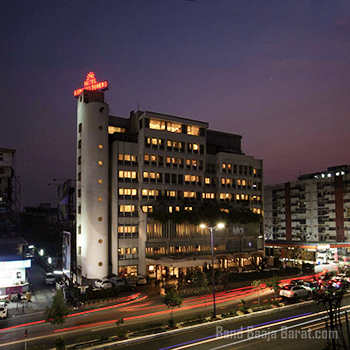 hotel express towers alkapuri vadodara