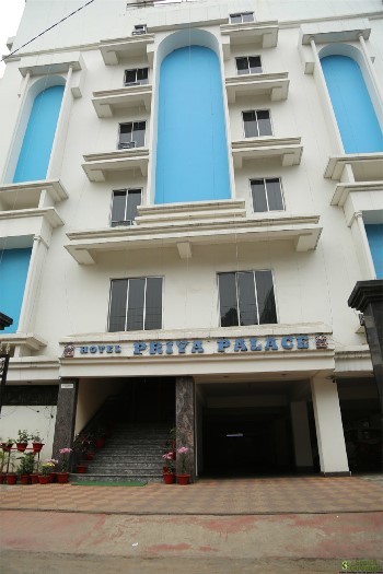 hotel priya palace ulubari guwahati