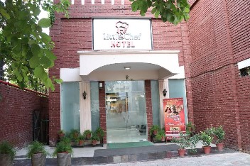 little chef hotel civil lines kanpur